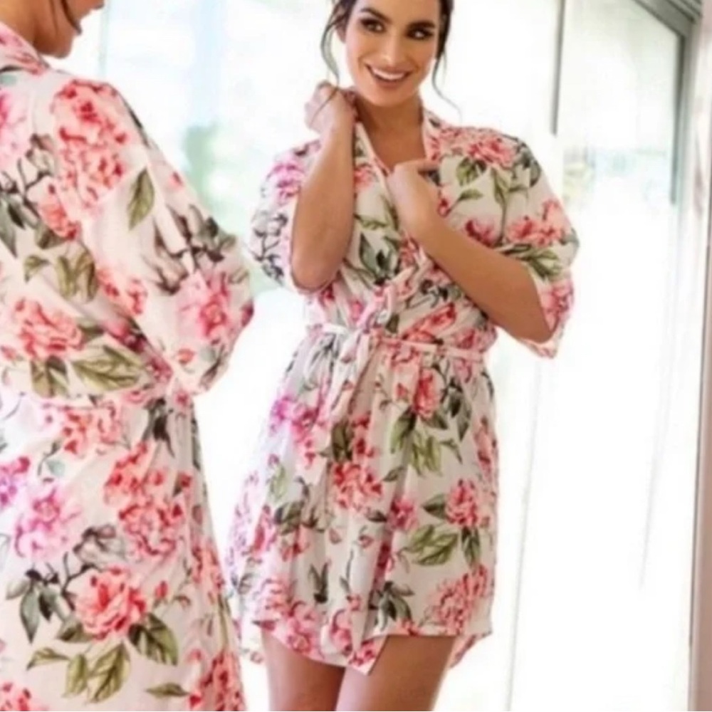 Show Me Your Mumu One Size White Pink Floral Belted Robe Garden of Blooms Kimono